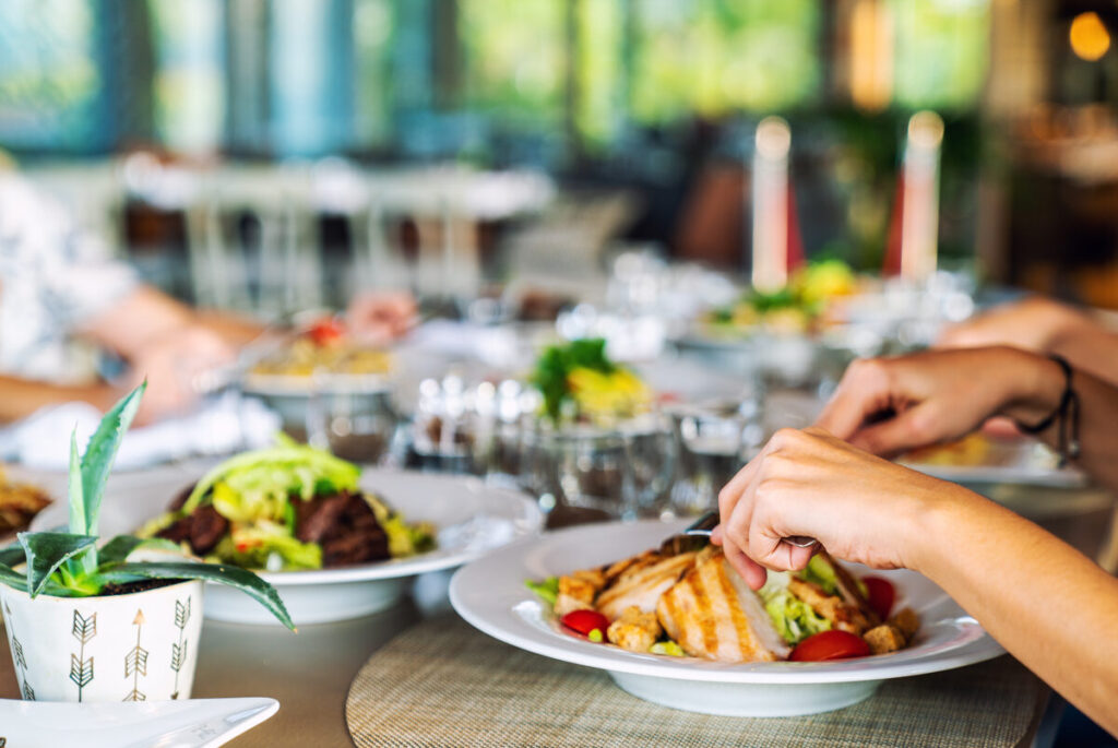 A Food Lover’s Guide to Larchmont Park: The Best Restaurants, Cafés, Bakeries, and Local Bites